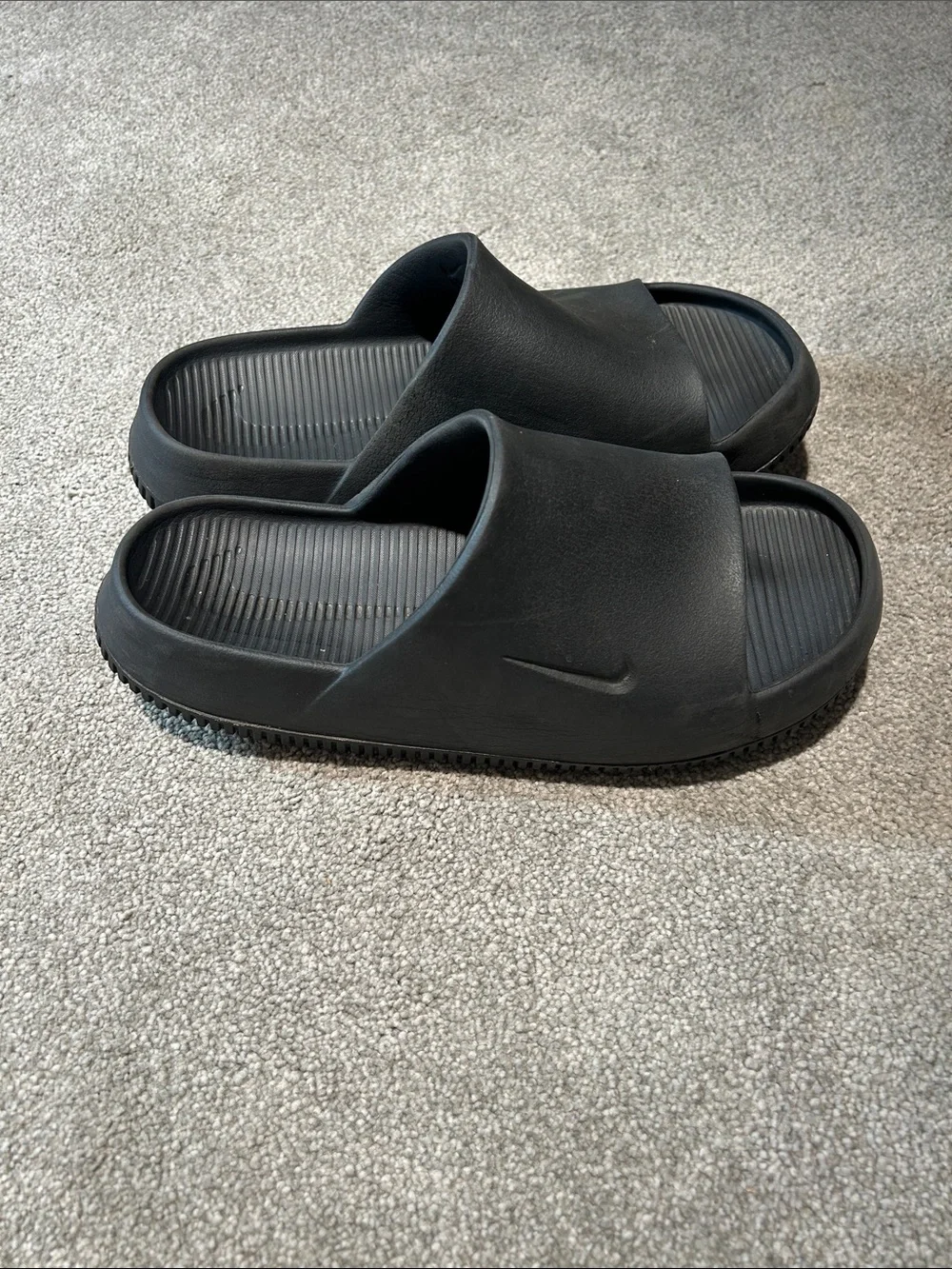 Nike Black Cushioned Slide Sandals